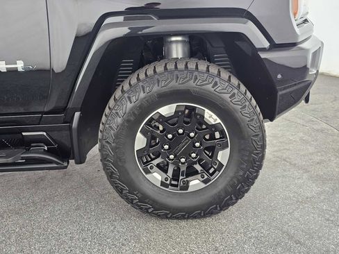 Used 2025 GMC Hummer EV 3X w/ Extreme Off-Road Package image 9
