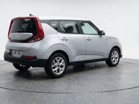 Used 2025 Kia Soul LX w/ LX Technology Package image 9