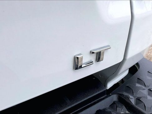 Used 2024 Chevrolet Colorado LT w/ LT Convenience Package III RWD image 21