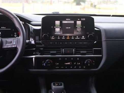 Certified 2025 Nissan Pathfinder Platinum w/ Cargo Package AWD/4WD image 27