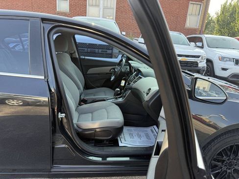 Used 2013 Chevrolet Cruze LT FWD image 16