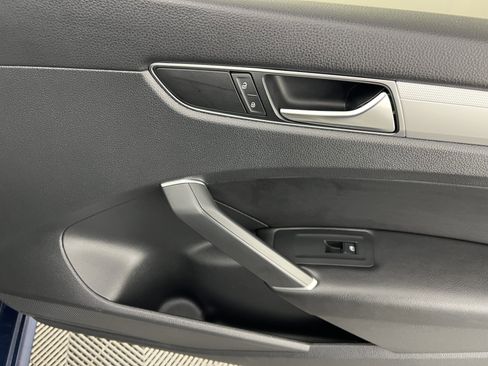 Used 2019 Volkswagen Passat 2.0T Wolfsburg w/ Wheels & Sunroof Package image 23