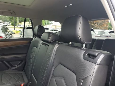 Certified 2024 Volkswagen Atlas SE w/ Panoramic Sunroof Package FWD image 9