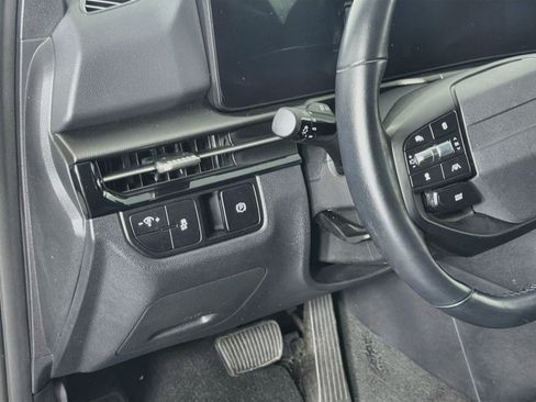 Used 2026 Kia Sportage LX FWD image 16