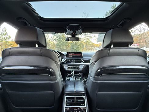 Used 2019 BMW 750i xDrive w/ Executive Package image 34