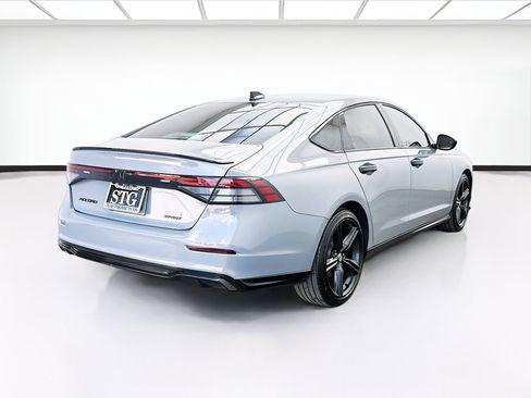 Used 2025 Honda Accord Sport image 4
