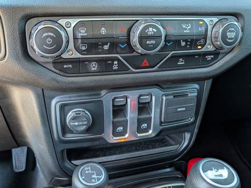 Used 2024 Jeep Wrangler Sport AWD/4WD image 8