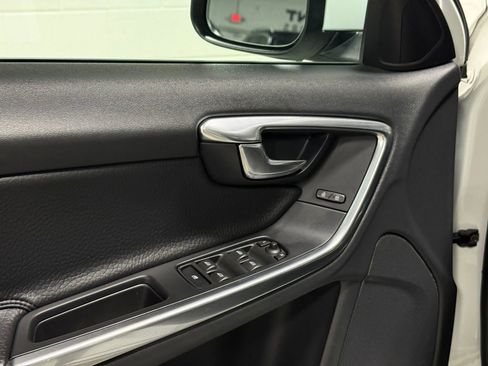 Used 2014 Volvo S60 T5 w/ Climate Package image 11