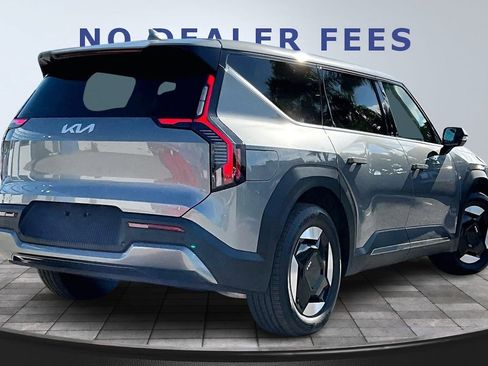 Used 2024 Kia EV9 Light Long Range image 6
