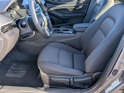 Certified 2025 Nissan Altima 2.5 S FWD image 11