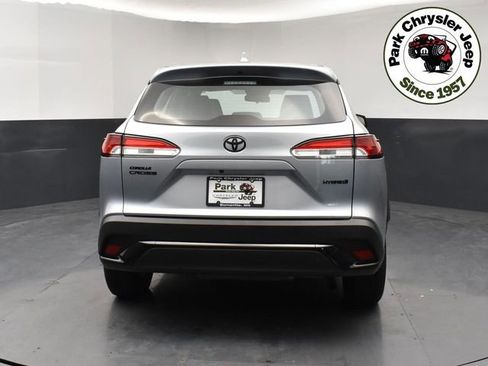 Used 2024 Toyota Corolla Cross AWD Hybrid image 5