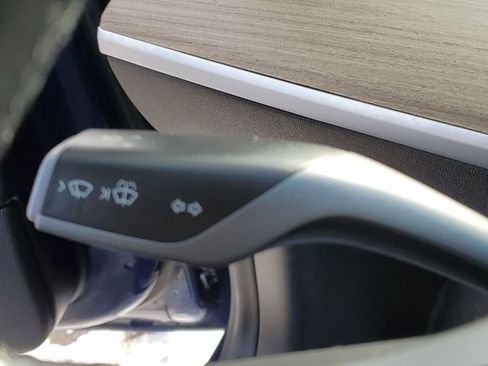 Used 2021 Tesla Model 3 Standard Range Plus image 10