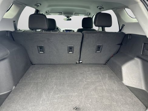 Used 2024 GMC Terrain SLE image 41