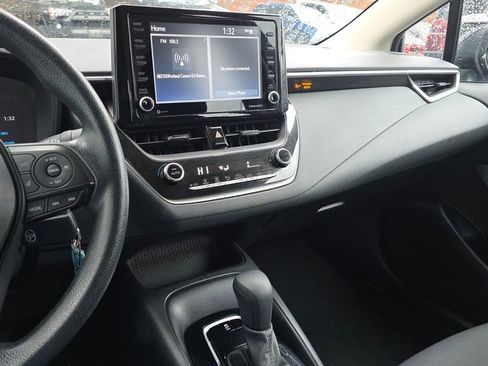 Used 2022 Toyota Corolla LE image 29