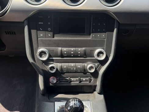 Used 2022 Ford Mustang GT w/ Black Accent Package RWD image 15