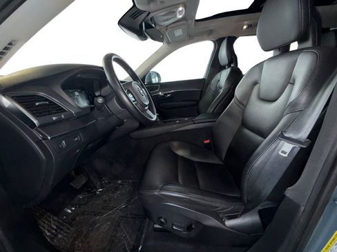 Used 2020 Volvo XC90 T6 Momentum image 9