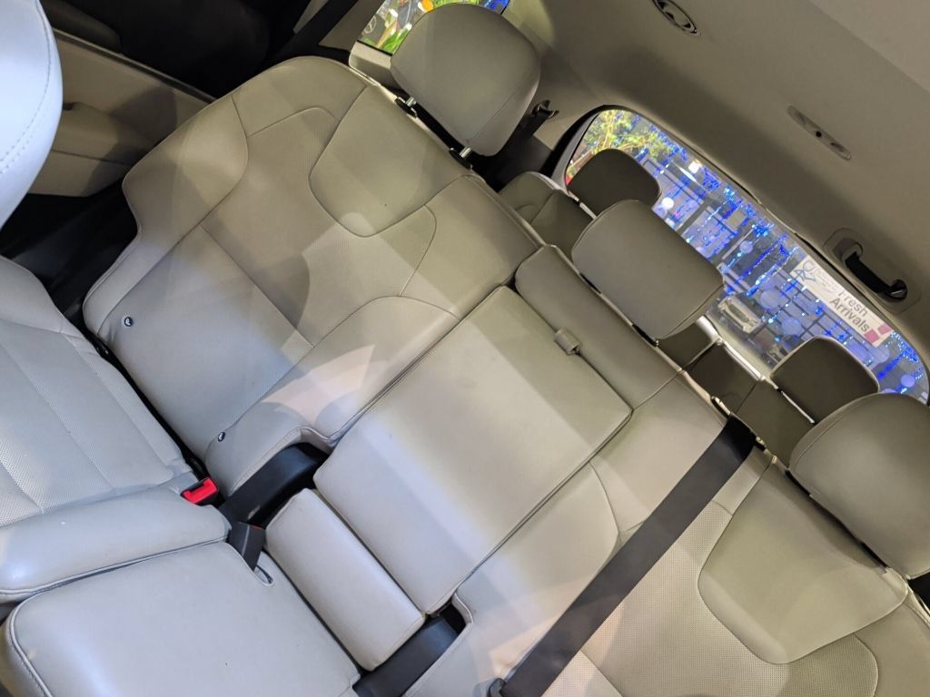 Used 2020 Kia Telluride S w/ S 8 Passenger Seating Package FWD image 6