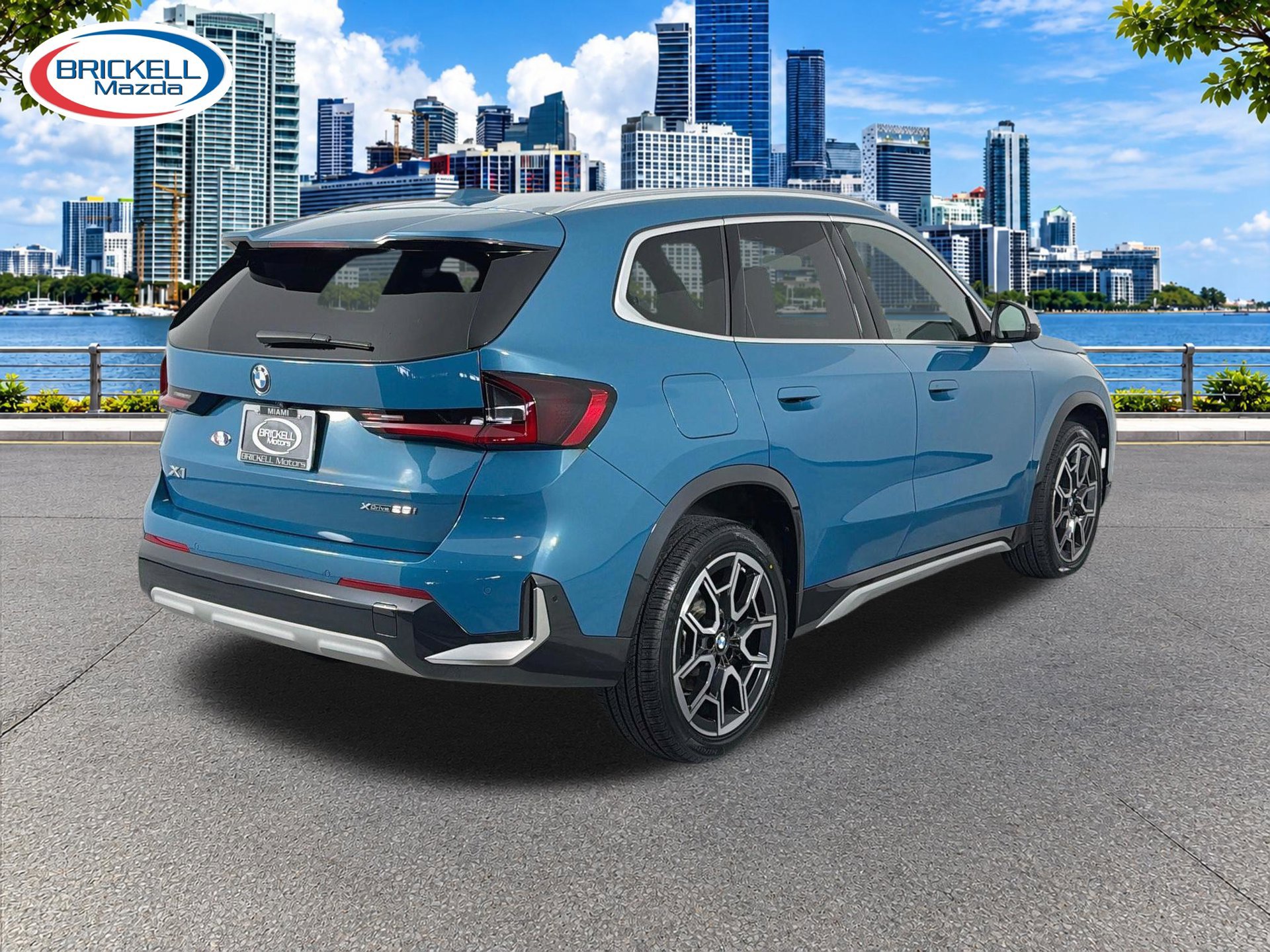 Used 2023 BMW X1 xDrive28i w/ Premium Package AWD/4WD image 4