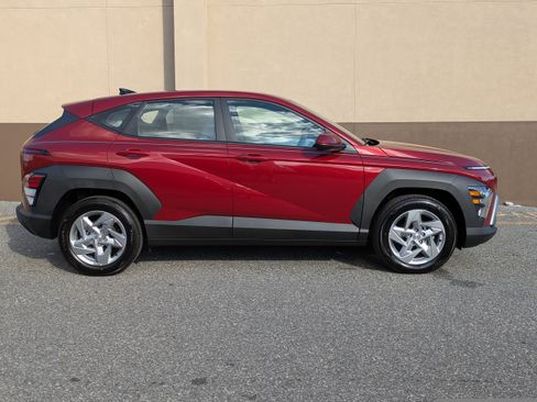 New 2026 Hyundai Kona SE image 3