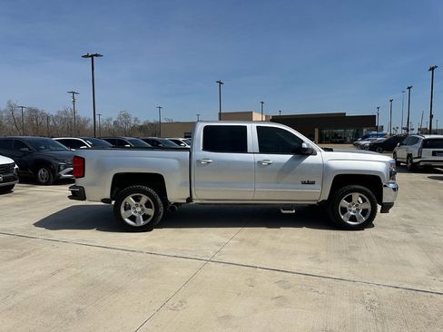 Used 2018 Chevrolet Silverado 1500 LT w/ Texas Edition image 4