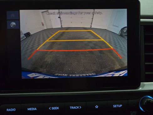 Used 2024 Hyundai Venue SEL image 7