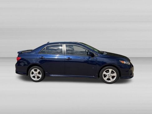 Used 2011 Toyota Corolla S FWD image 2