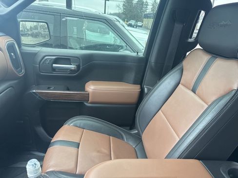 Used 2021 Chevrolet Silverado 1500 High Country w/ Technology Package image 15