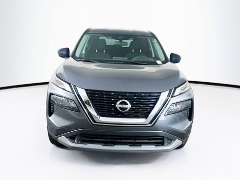 Used 2023 Nissan Rogue S image 2