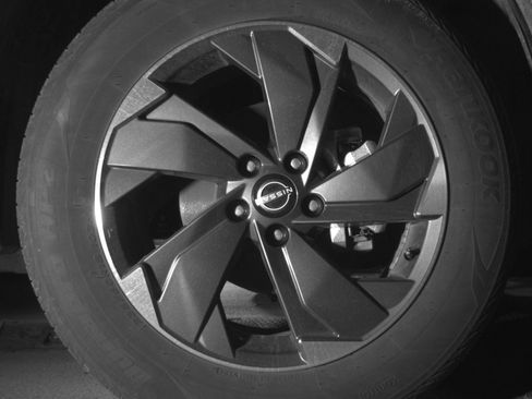 Used 2025 Nissan Rogue SV AWD/4WD image 10