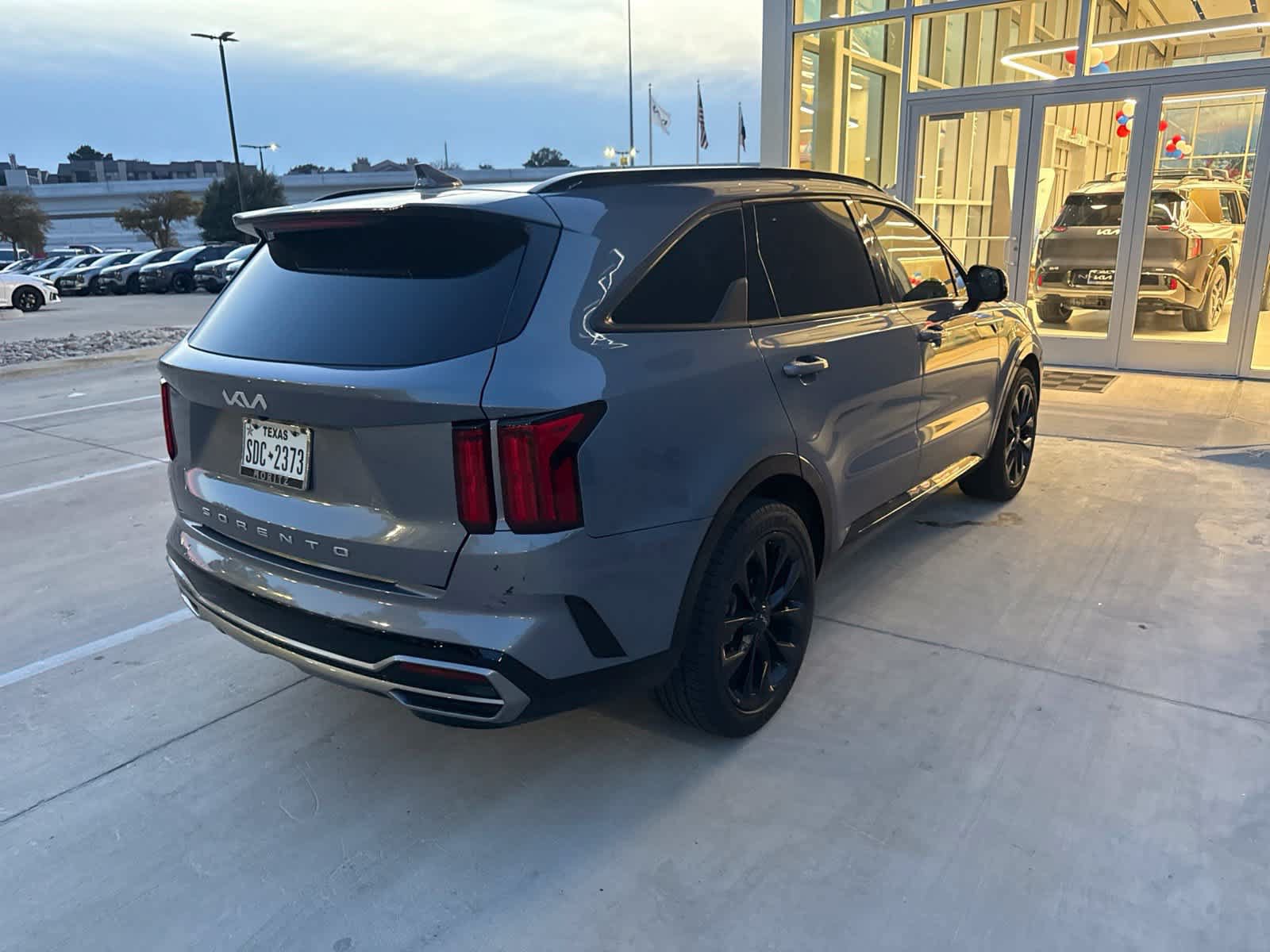 Certified 2022 Kia Sorento SX FWD image 3