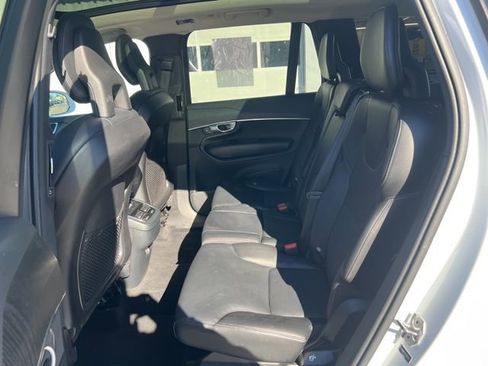 Used 2020 Volvo XC90 T5 Momentum w/ Protection Package Premier image 24