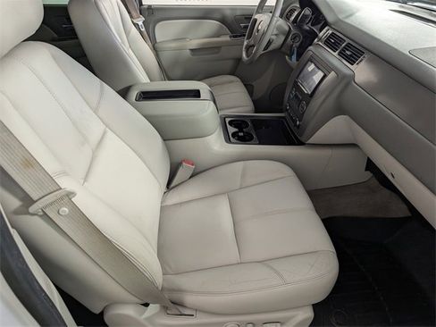 Used 2011 Chevrolet Avalanche LT w/ Luxury Package image 20