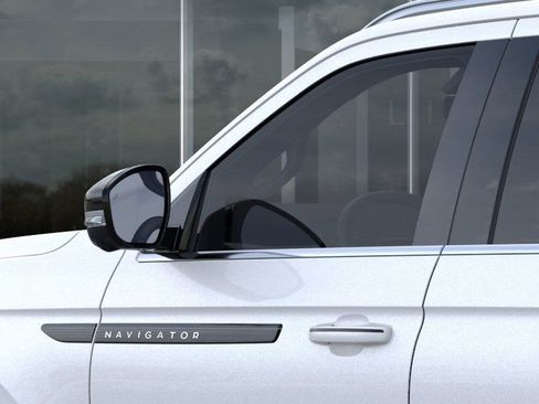 New 2025 Lincoln Navigator L Black Label image 20