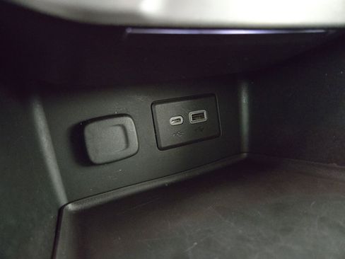 Used 2021 GMC Acadia SLE w/ Driver Convenience Package image 26