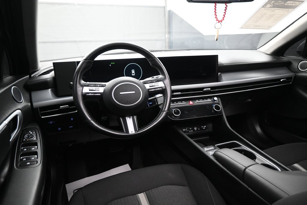 Used 2025 Hyundai Sonata SEL FWD image 28