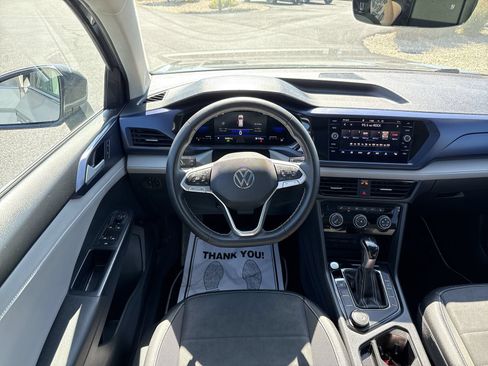 Used 2023 Volkswagen Taos SE w/ Panoramic Sunroof Package AWD/4WD image 18