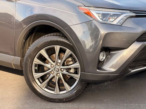 Used 2018 Toyota RAV4 Limited FWD image 5