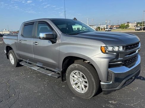 Used 2021 Chevrolet Silverado 1500 LT AWD/4WD image 3