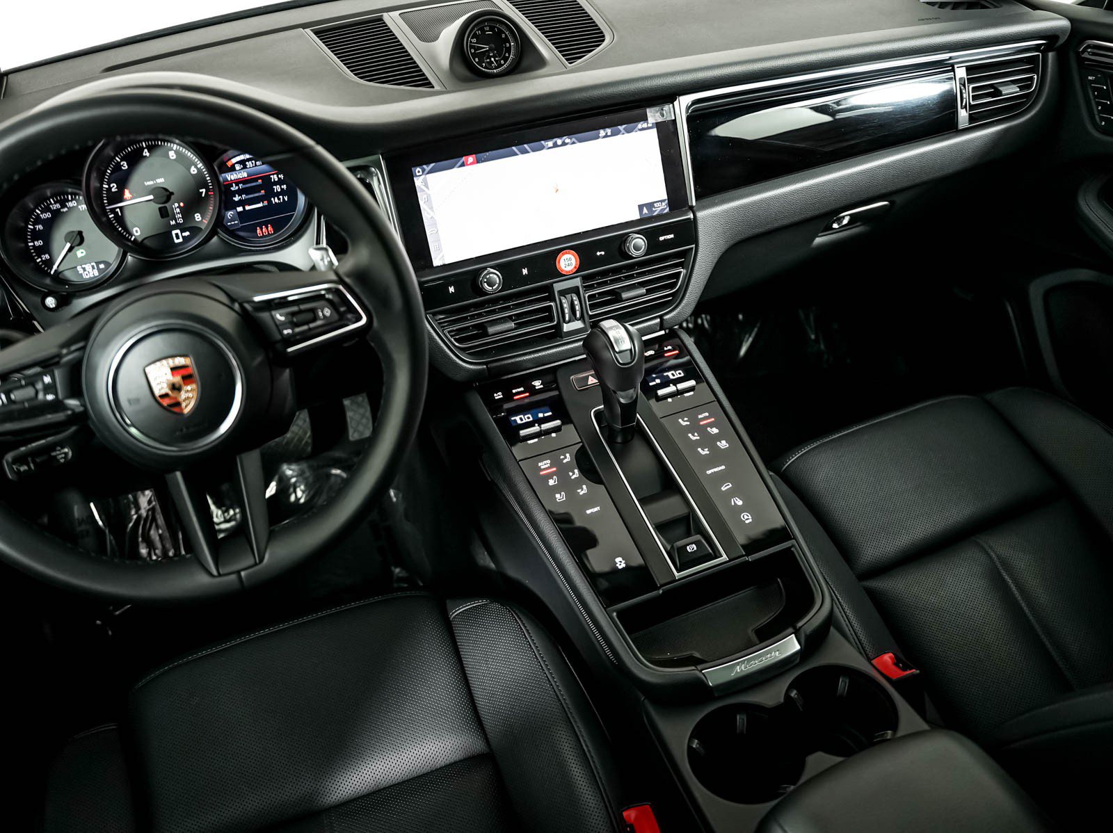 Used 2026 Porsche Macan AWD/4WD image 19