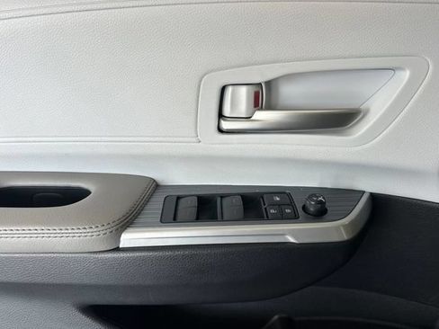 Certified 2026 Toyota Sienna XLE FWD image 14