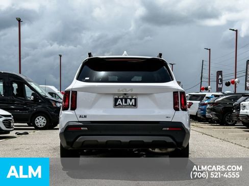 Used 2023 Kia Sorento S AWD/4WD image 5