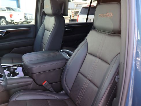 Used 2026 Chevrolet Suburban High Country image 21