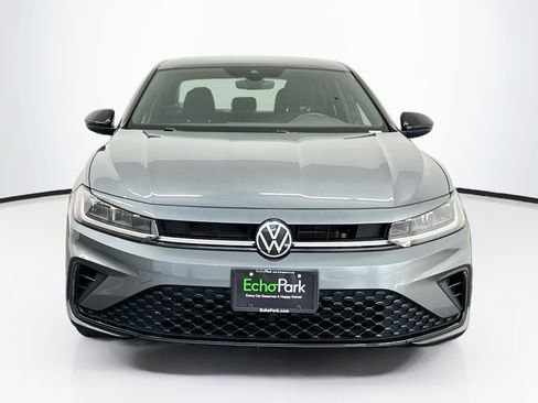 Used 2025 Volkswagen Jetta Sport FWD image 2