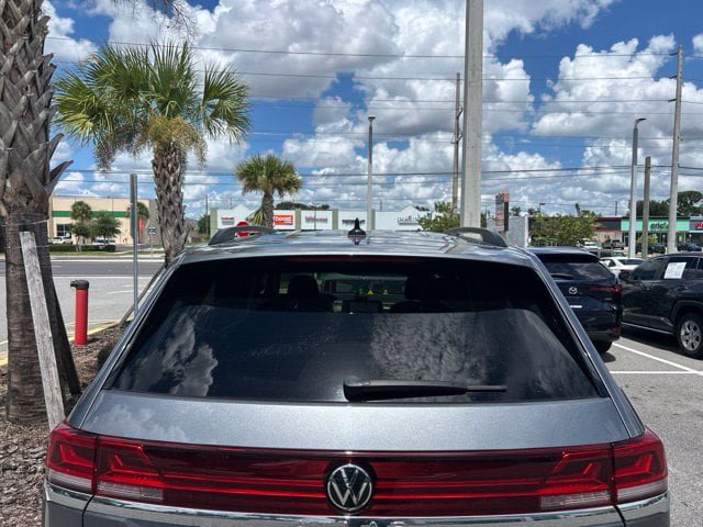 Used 2024 Volkswagen Atlas SE FWD image 5