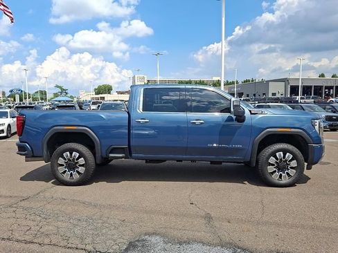 Used 2024 GMC Sierra 2500 Denali w/ Denali Reserve Package AWD/4WD image 7