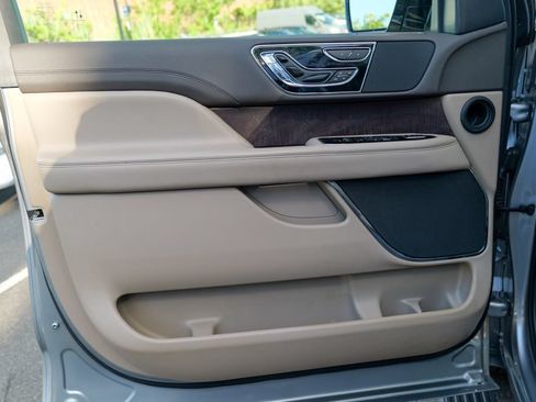 Used 2023 Lincoln Navigator L Reserve AWD/4WD image 17