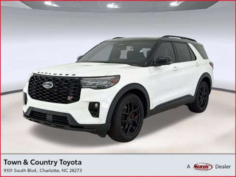 Used 2025 Ford Explorer ST AWD/4WD image 1