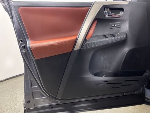 Used 2015 Toyota RAV4 Limited w/ Technology Package FWD image 19