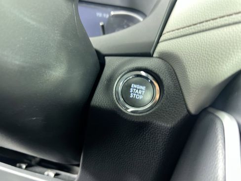 Used 2025 Toyota RAV4 XLE FWD image 21