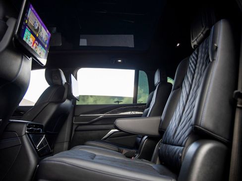 Used 2026 Cadillac Escalade IQ Luxury 1 AWD/4WD image 31